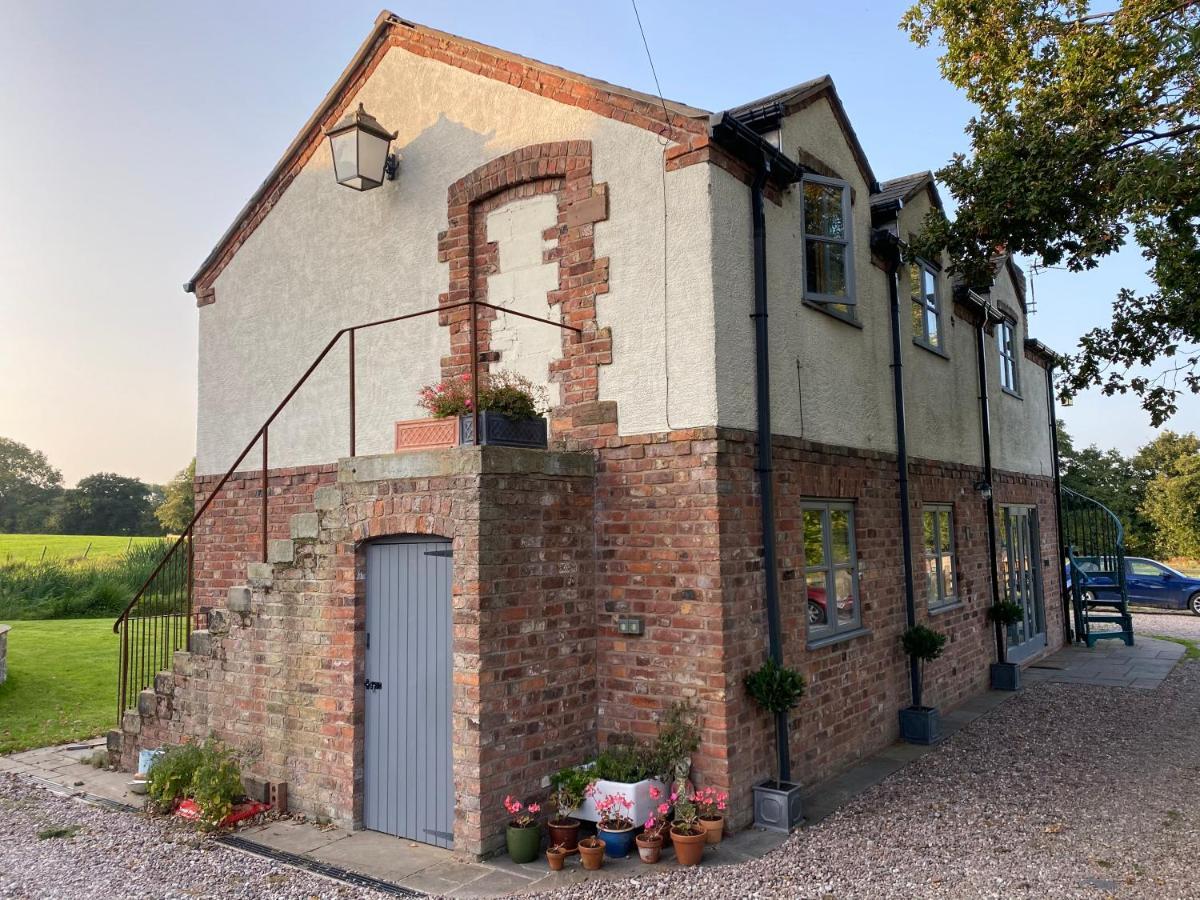 Oak Mead Villa Wrexham Phòng bức ảnh
