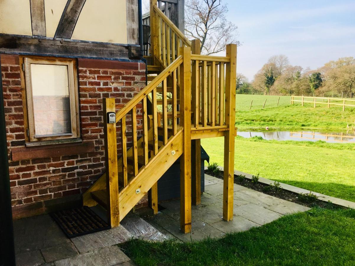 Oak Mead Villa Wrexham Phòng bức ảnh