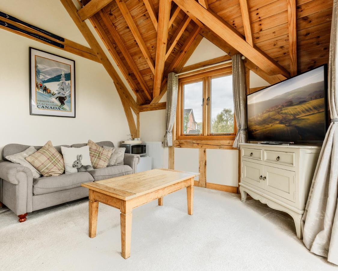 Oak Mead Villa Wrexham Phòng bức ảnh