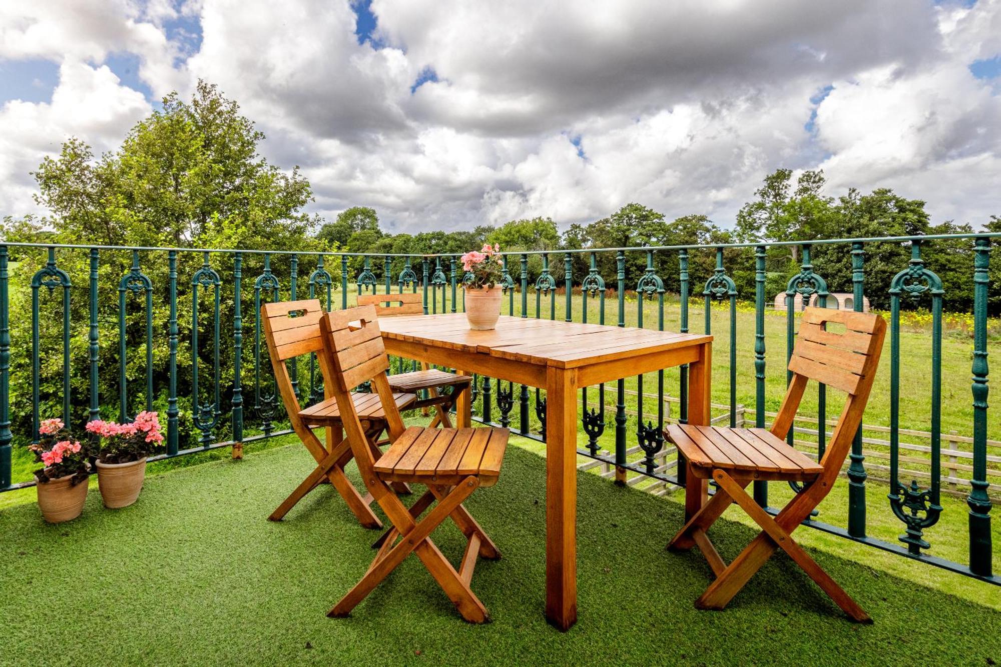 Oak Mead Villa Wrexham Phòng bức ảnh