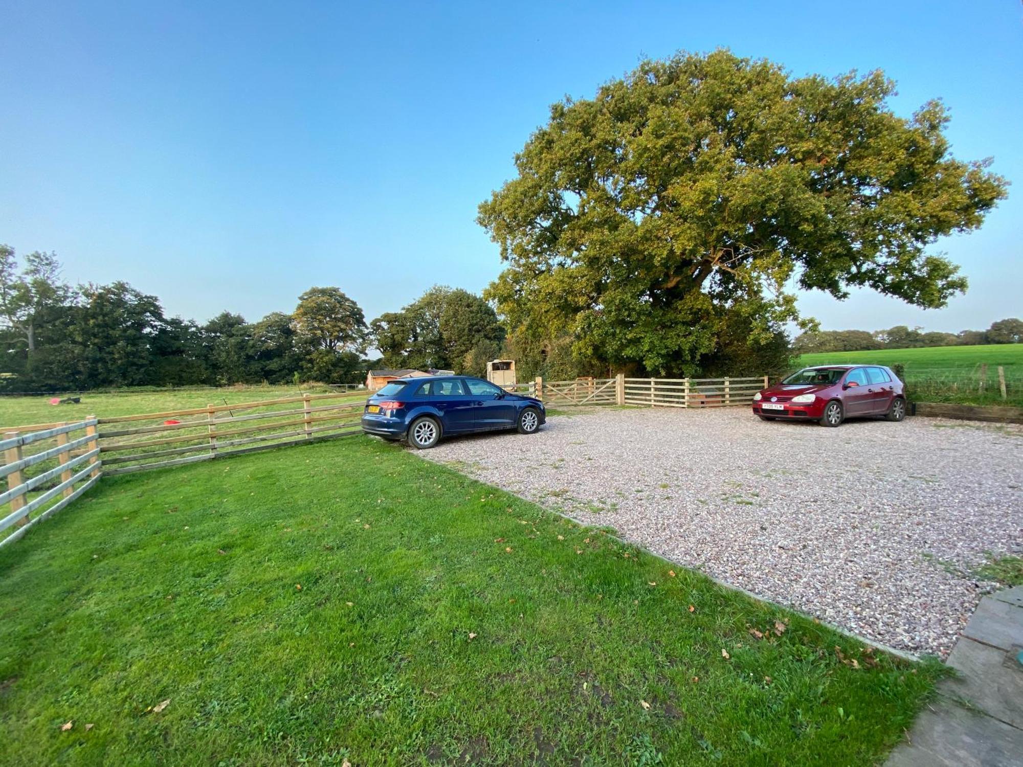 Oak Mead Villa Wrexham Phòng bức ảnh